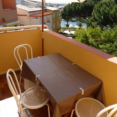 Climatise Avec Terrasse, Piscine Et Proche A Cap D'agde - Fr-1-723-15 Apartment